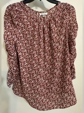 Max Studio burgundy, black & white floral blouse
